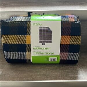 Everyday Essentials Outdoor Portable Blanket